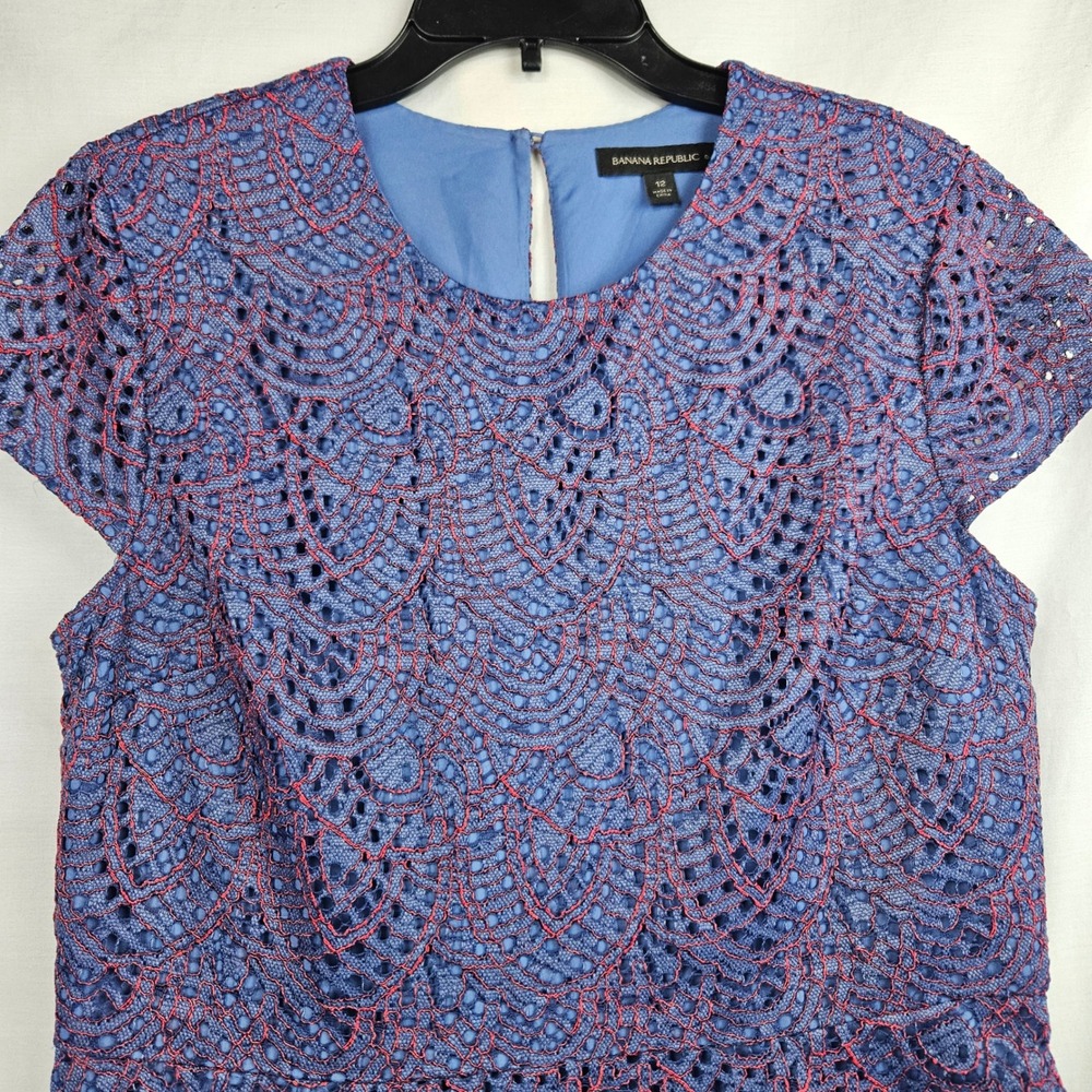 Banana Republic Blue Red Lace Asymmetrical Hem Fit Flare Dress Size 12 Cocktail - Picture 3 of 6